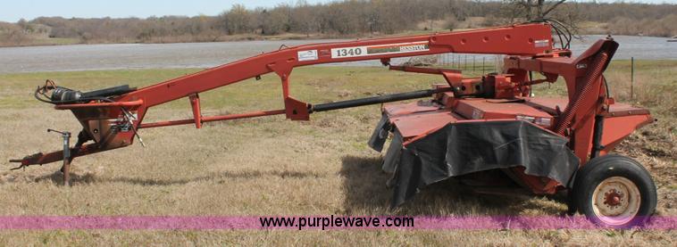 image for item K8992 1995 Hesston 1340 windrower