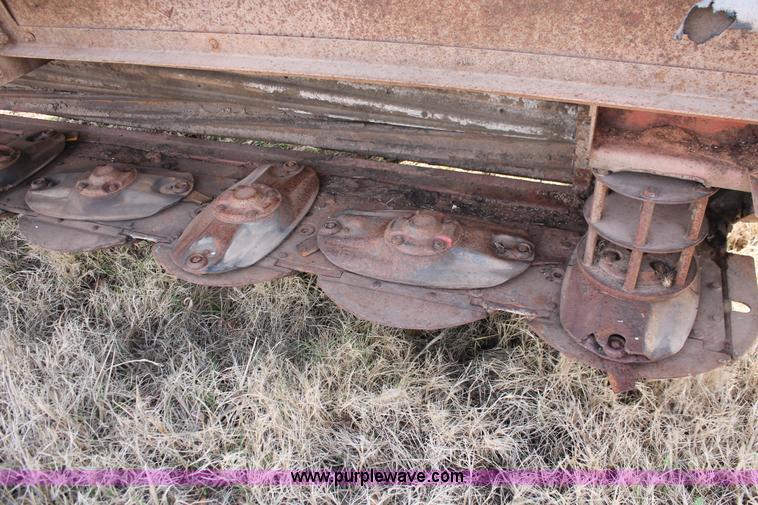 image for item K8992 1995 Hesston 1340 windrower