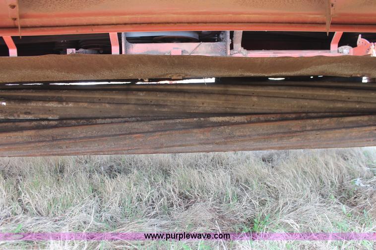 image for item K8992 1995 Hesston 1340 windrower