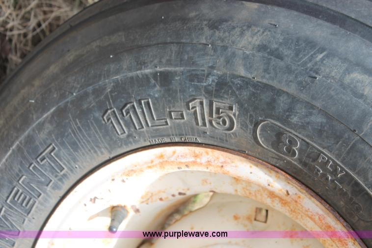 image for item K8992 1995 Hesston 1340 windrower