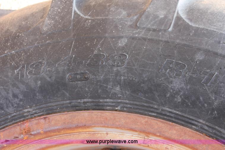 image for item K8993 1971 International 856 tractor