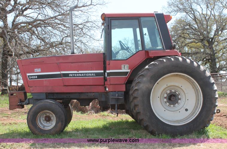 image for item K8997 International 5488 tractor