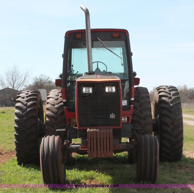 image for item K8997 International 5488 tractor