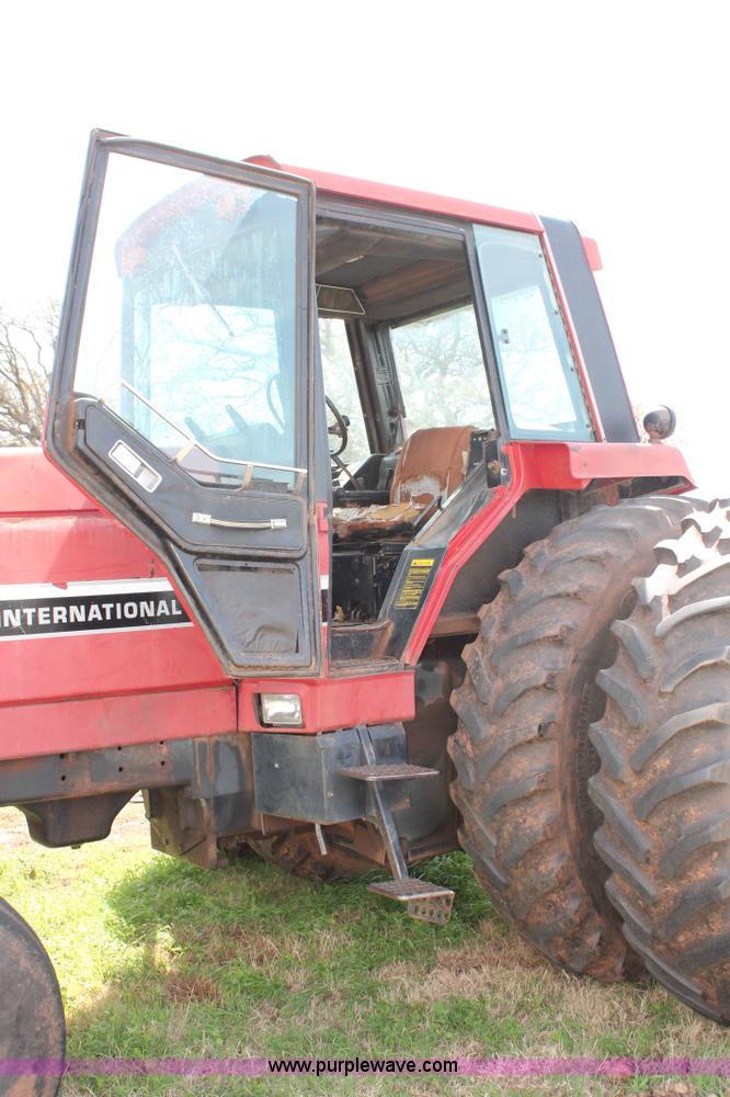 image for item K8997 International 5488 tractor