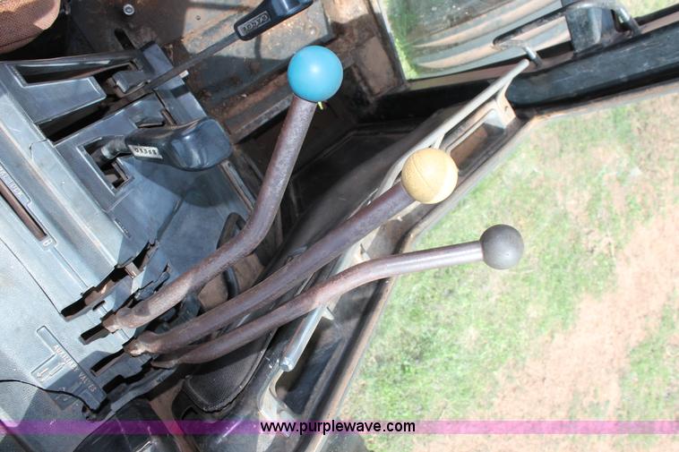 image for item K8997 International 5488 tractor