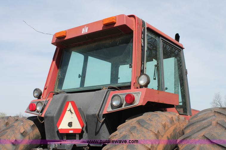 image for item K8997 International 5488 tractor