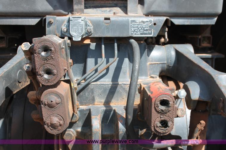 image for item K8997 International 5488 tractor