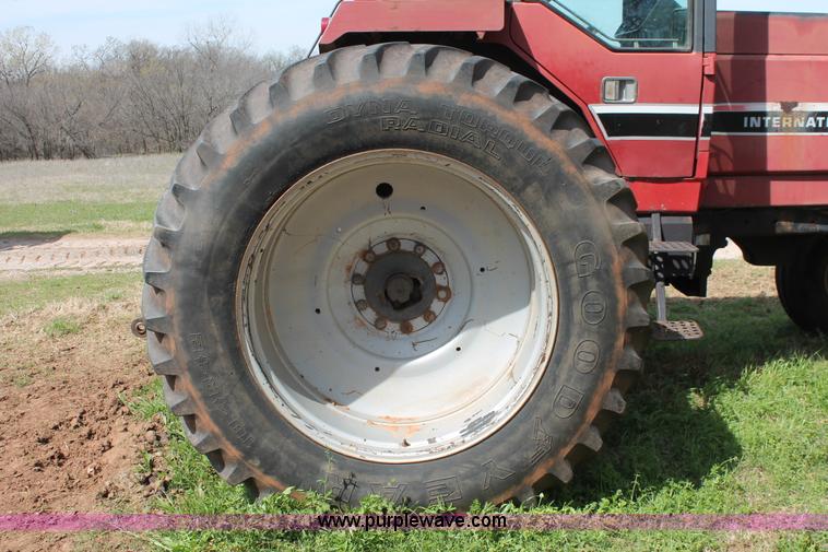 image for item K8997 International 5488 tractor