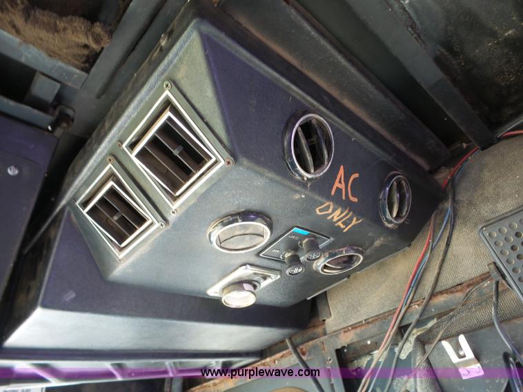 image for item L6284 Mertz self propelled applicator