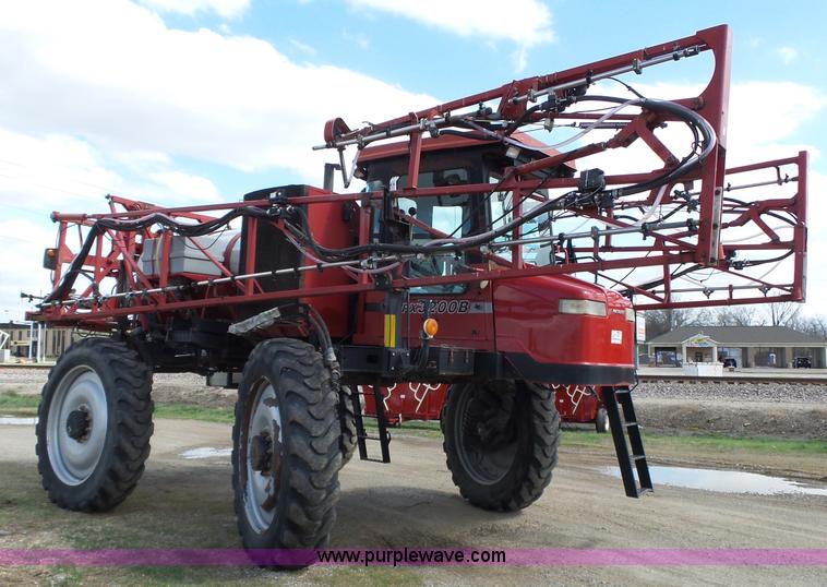 image for item L6285 2000 Case IH Patriot SPX3200B self-propelled sprayer