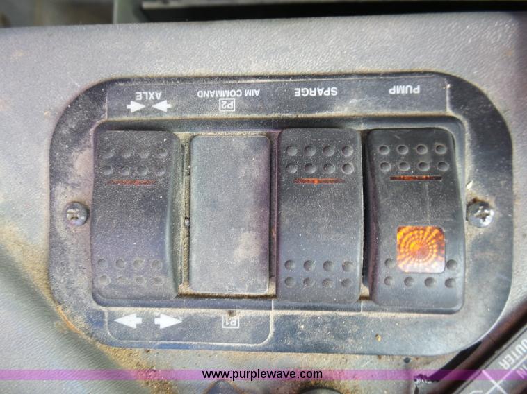 image for item L6285 2000 Case IH Patriot SPX3200B self-propelled sprayer