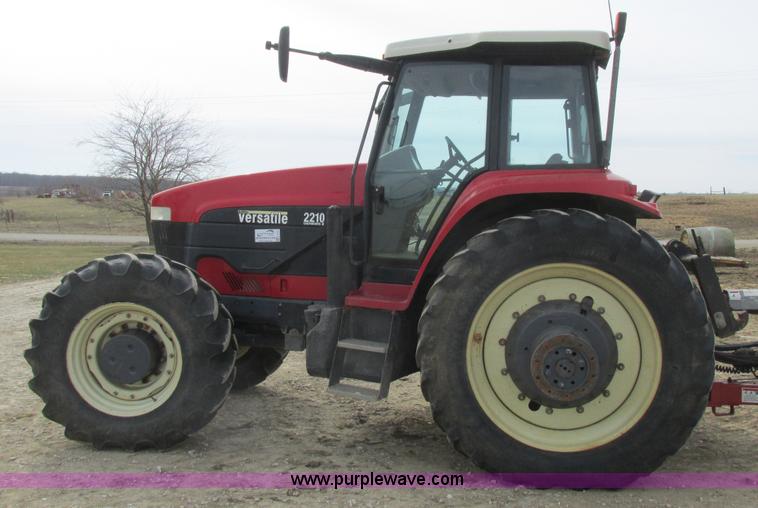 image for item L7127 2004 Buhler Versatile 2210 MFWD tractor