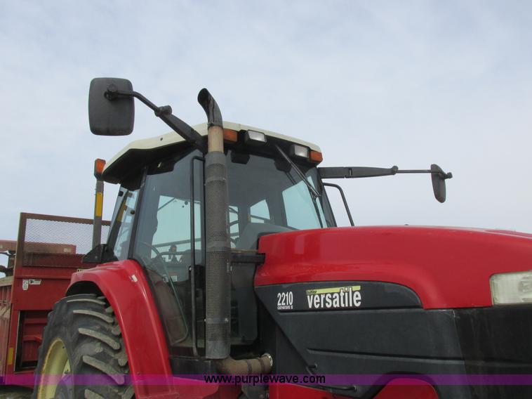 image for item L7127 2004 Buhler Versatile 2210 MFWD tractor
