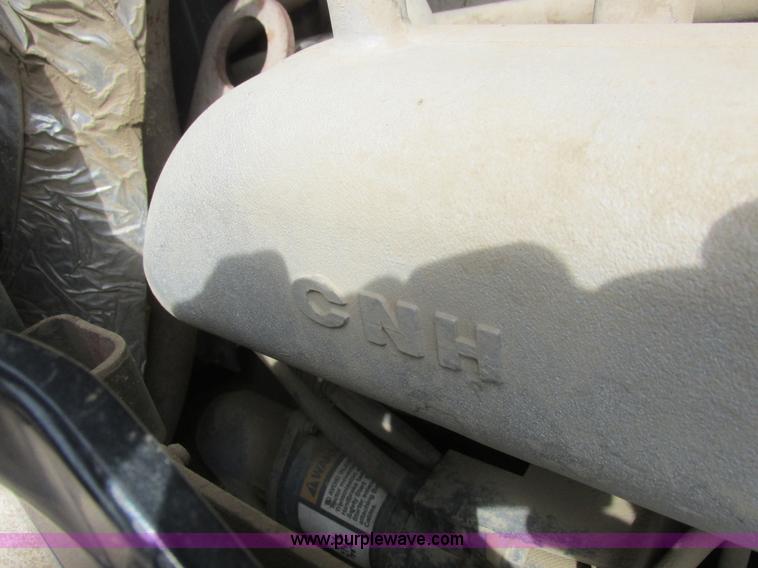 image for item L7127 2004 Buhler Versatile 2210 MFWD tractor