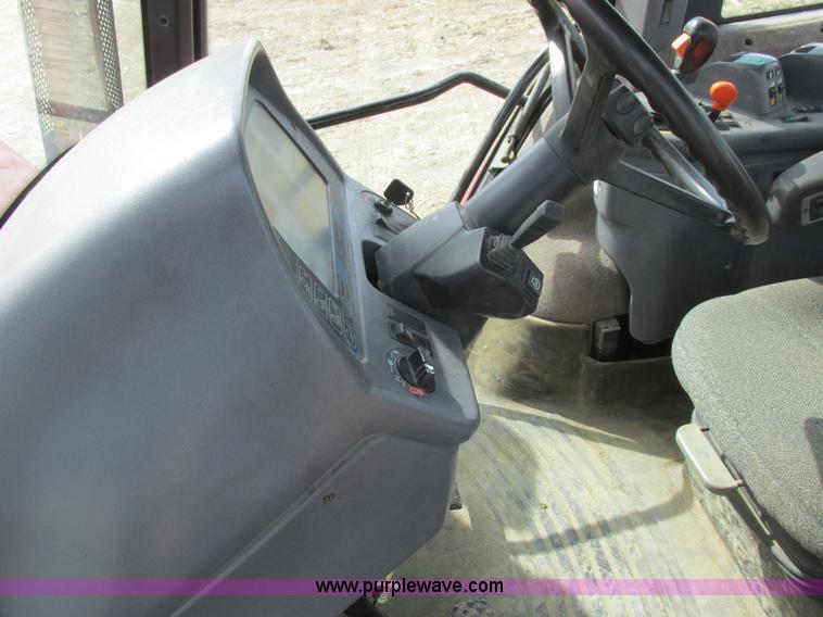 image for item L7127 2004 Buhler Versatile 2210 MFWD tractor