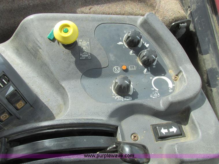 image for item L7127 2004 Buhler Versatile 2210 MFWD tractor