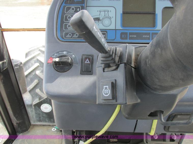 image for item L7127 2004 Buhler Versatile 2210 MFWD tractor