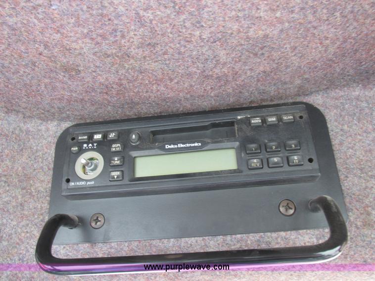 image for item L7127 2004 Buhler Versatile 2210 MFWD tractor