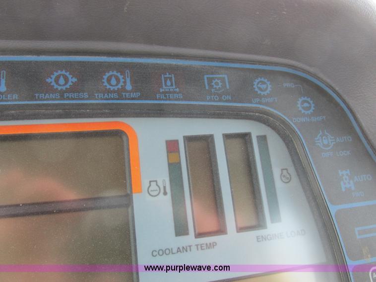 image for item L7127 2004 Buhler Versatile 2210 MFWD tractor