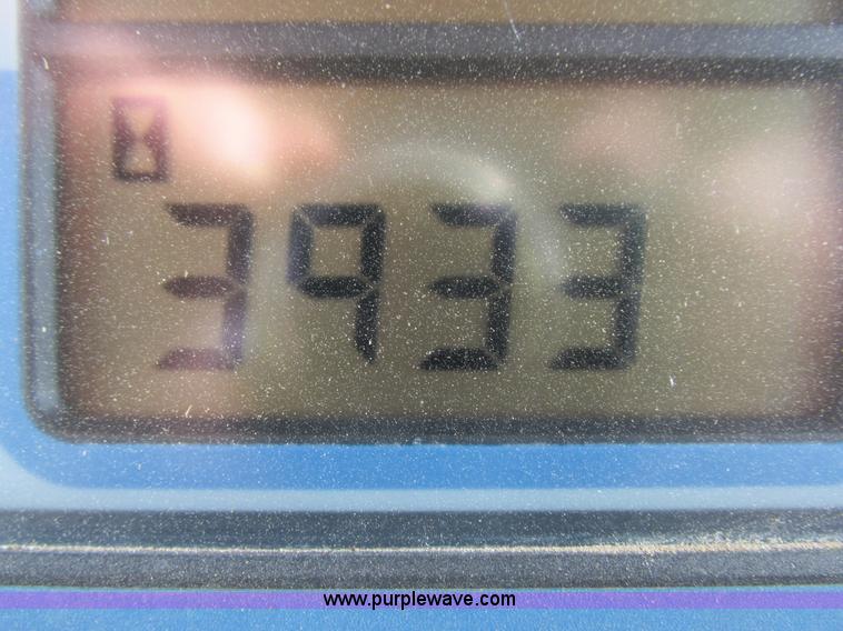 image for item L7127 2004 Buhler Versatile 2210 MFWD tractor