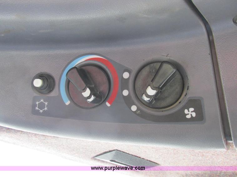 image for item L7127 2004 Buhler Versatile 2210 MFWD tractor