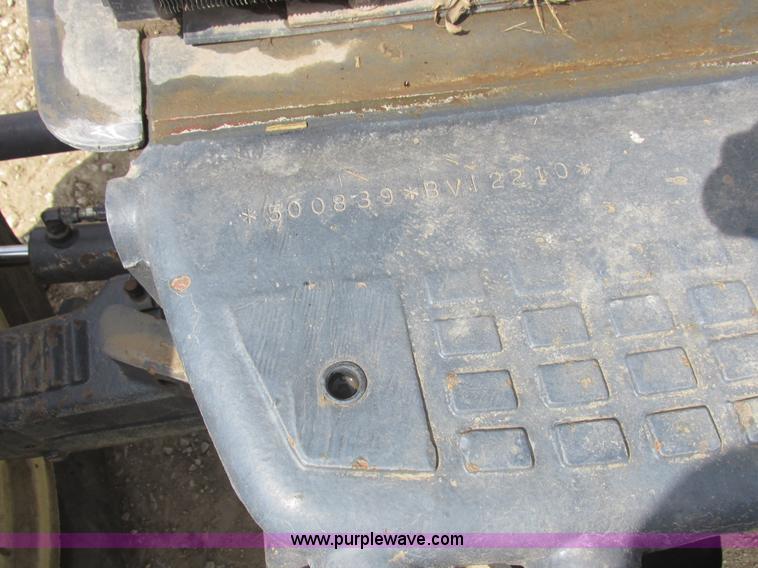 image for item L7127 2004 Buhler Versatile 2210 MFWD tractor