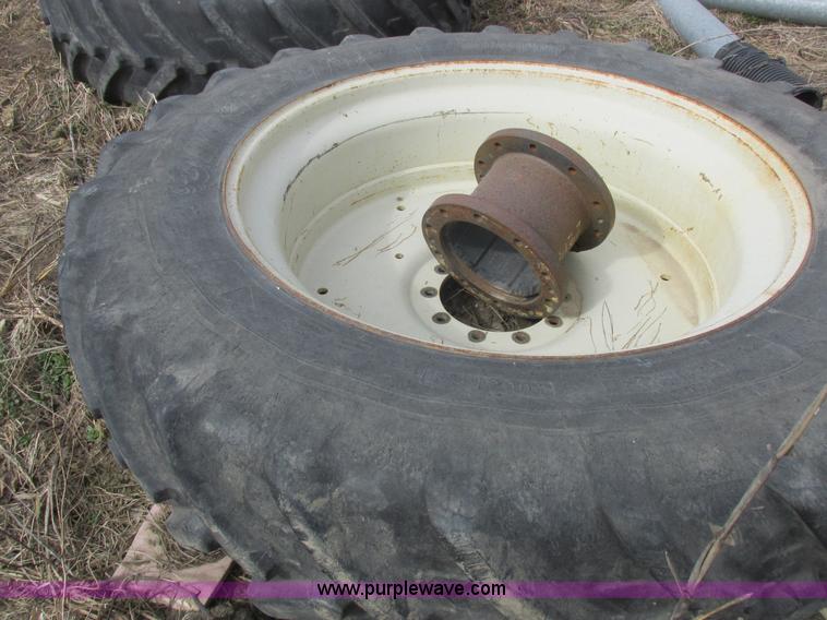 image for item L7127 2004 Buhler Versatile 2210 MFWD tractor