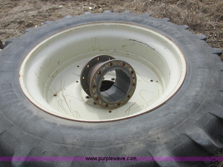 image for item L7127 2004 Buhler Versatile 2210 MFWD tractor