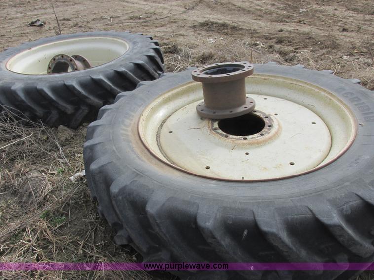image for item L7127 2004 Buhler Versatile 2210 MFWD tractor