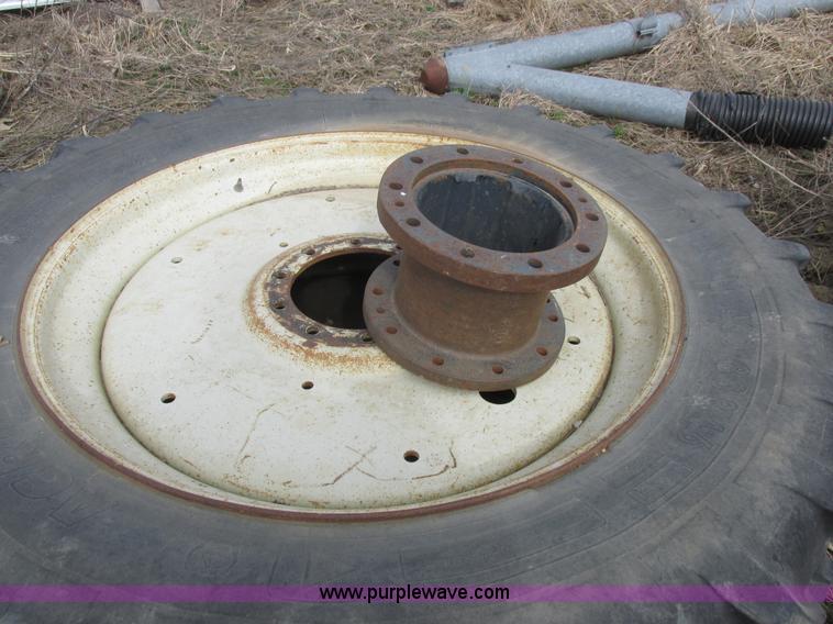 image for item L7127 2004 Buhler Versatile 2210 MFWD tractor