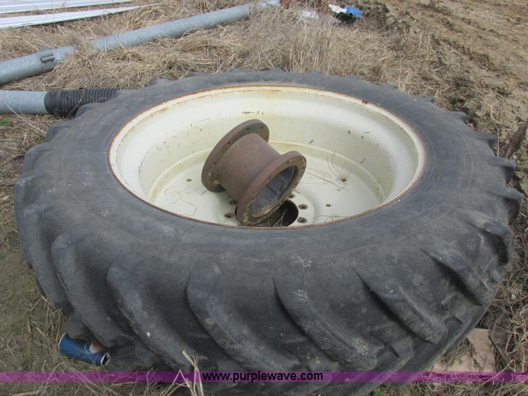 image for item L7127 2004 Buhler Versatile 2210 MFWD tractor