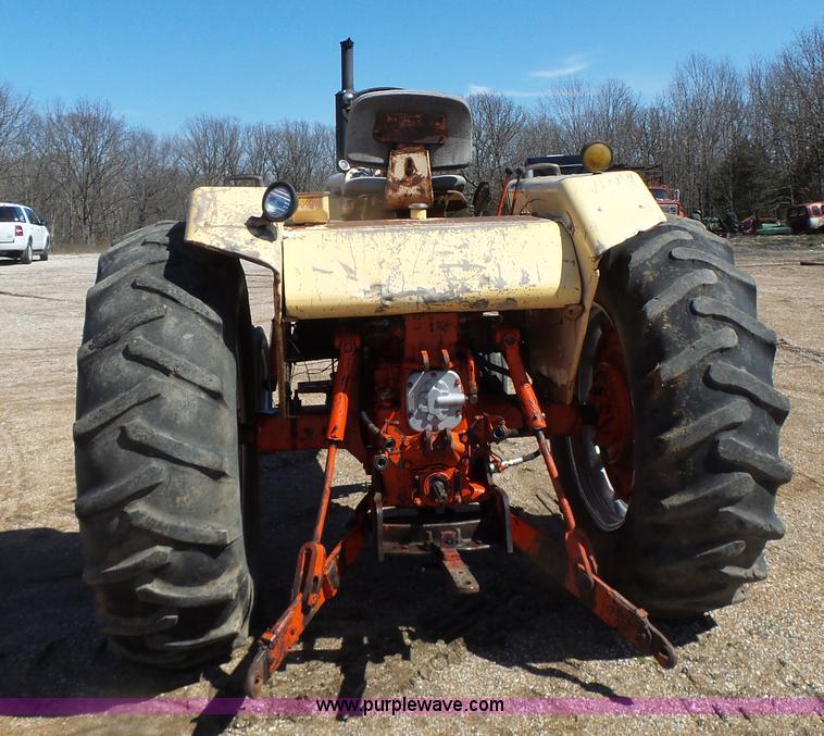 image for item L7157 1965 Case 930 tractor