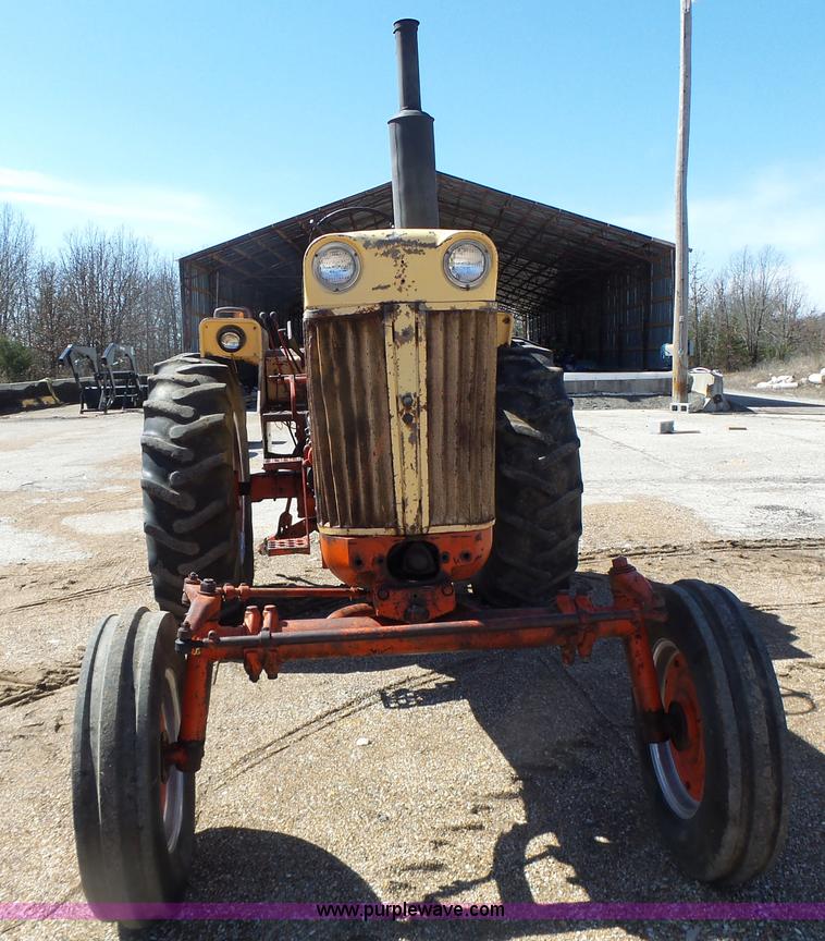 image for item L7157 1965 Case 930 tractor