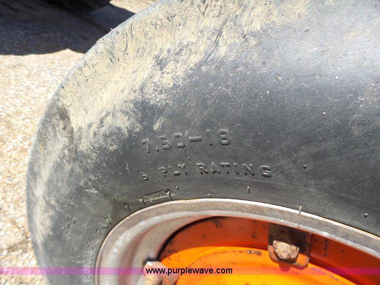 image for item L7157 1965 Case 930 tractor