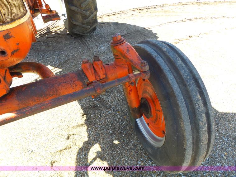 image for item L7157 1965 Case 930 tractor