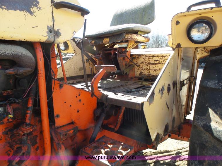 image for item L7157 1965 Case 930 tractor