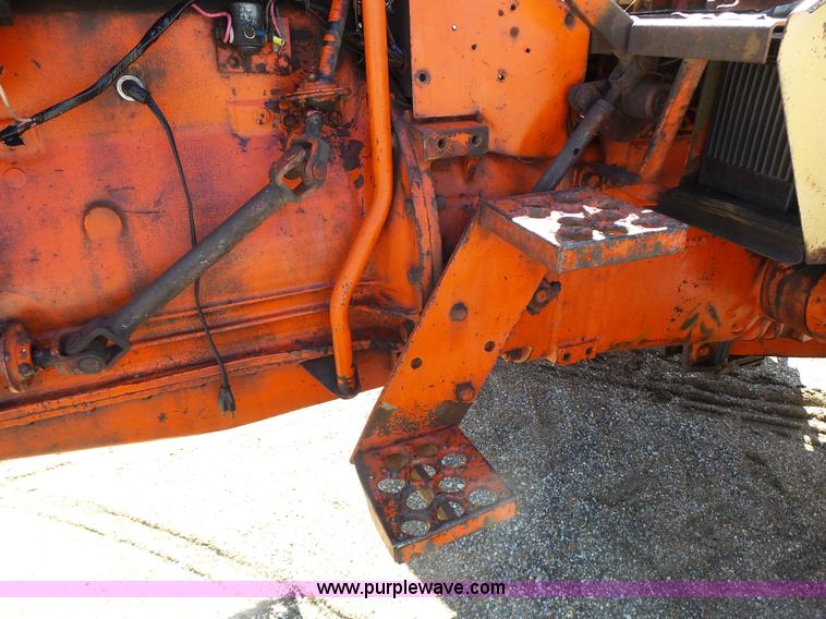 image for item L7157 1965 Case 930 tractor