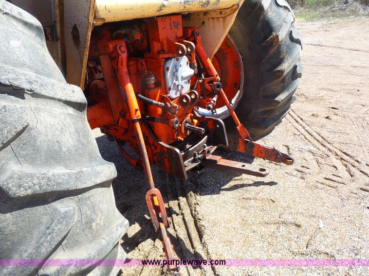 image for item L7157 1965 Case 930 tractor