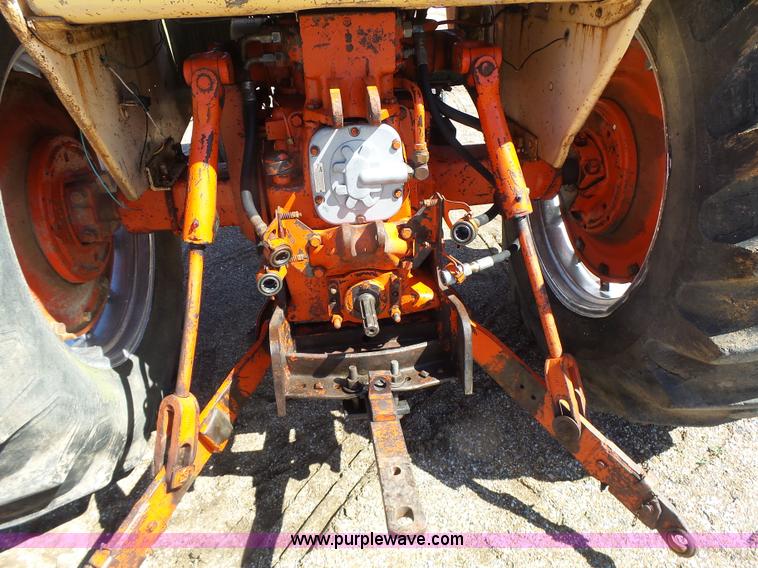 image for item L7157 1965 Case 930 tractor