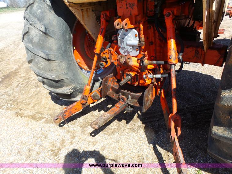 image for item L7157 1965 Case 930 tractor