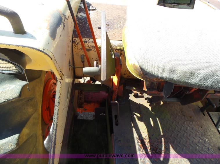 image for item L7157 1965 Case 930 tractor