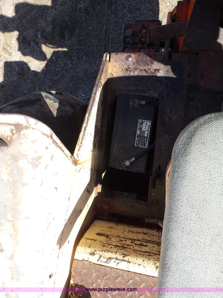 image for item L7157 1965 Case 930 tractor