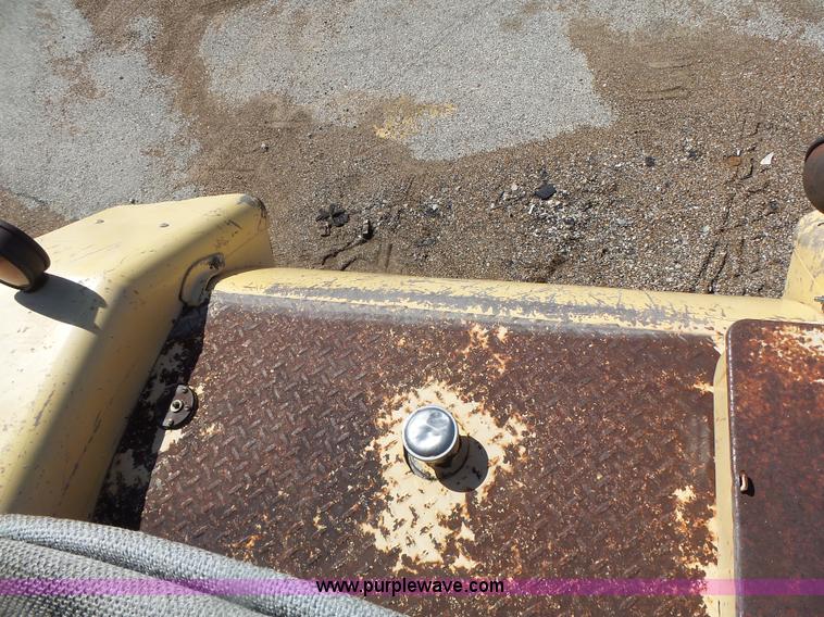 image for item L7157 1965 Case 930 tractor