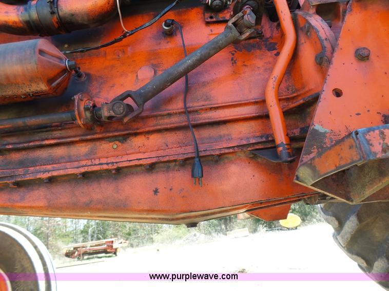 image for item L7157 1965 Case 930 tractor