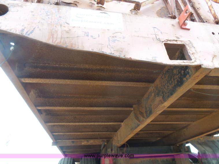 image for item L7249 1970 Ford F600 grain truck