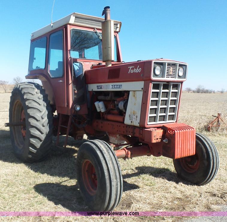 image for item L7286 1975 International 1066 Turbo tractor
