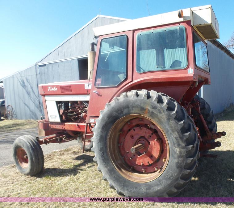 image for item L7286 1975 International 1066 Turbo tractor