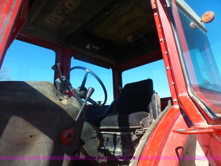 image for item L7286 1975 International 1066 Turbo tractor