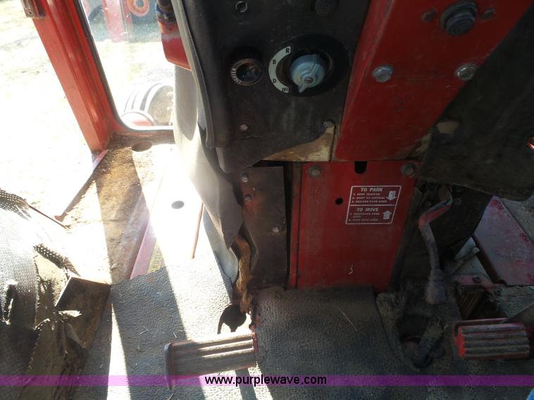 image for item L7286 1975 International 1066 Turbo tractor