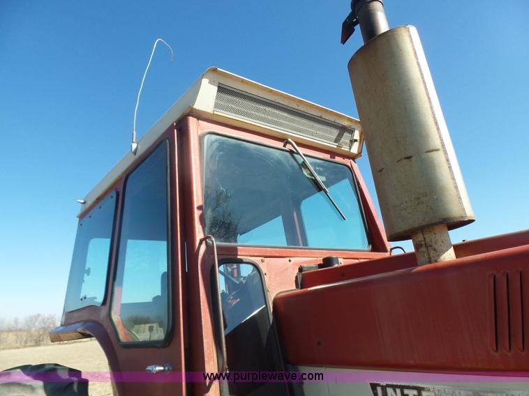 image for item L7286 1975 International 1066 Turbo tractor